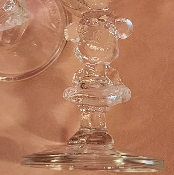 Walt Disney Vintage Minnie Mouse Wine Glasses - a set of 2. - Picture 4 of 5
